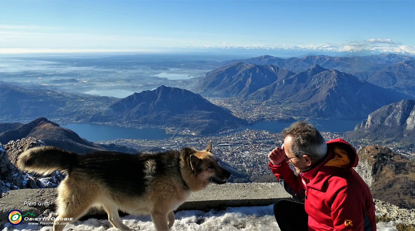 65 Dal Resegone vista spettacolare su Lecco, i suoi laghi , i suoi monti.JPG -                                